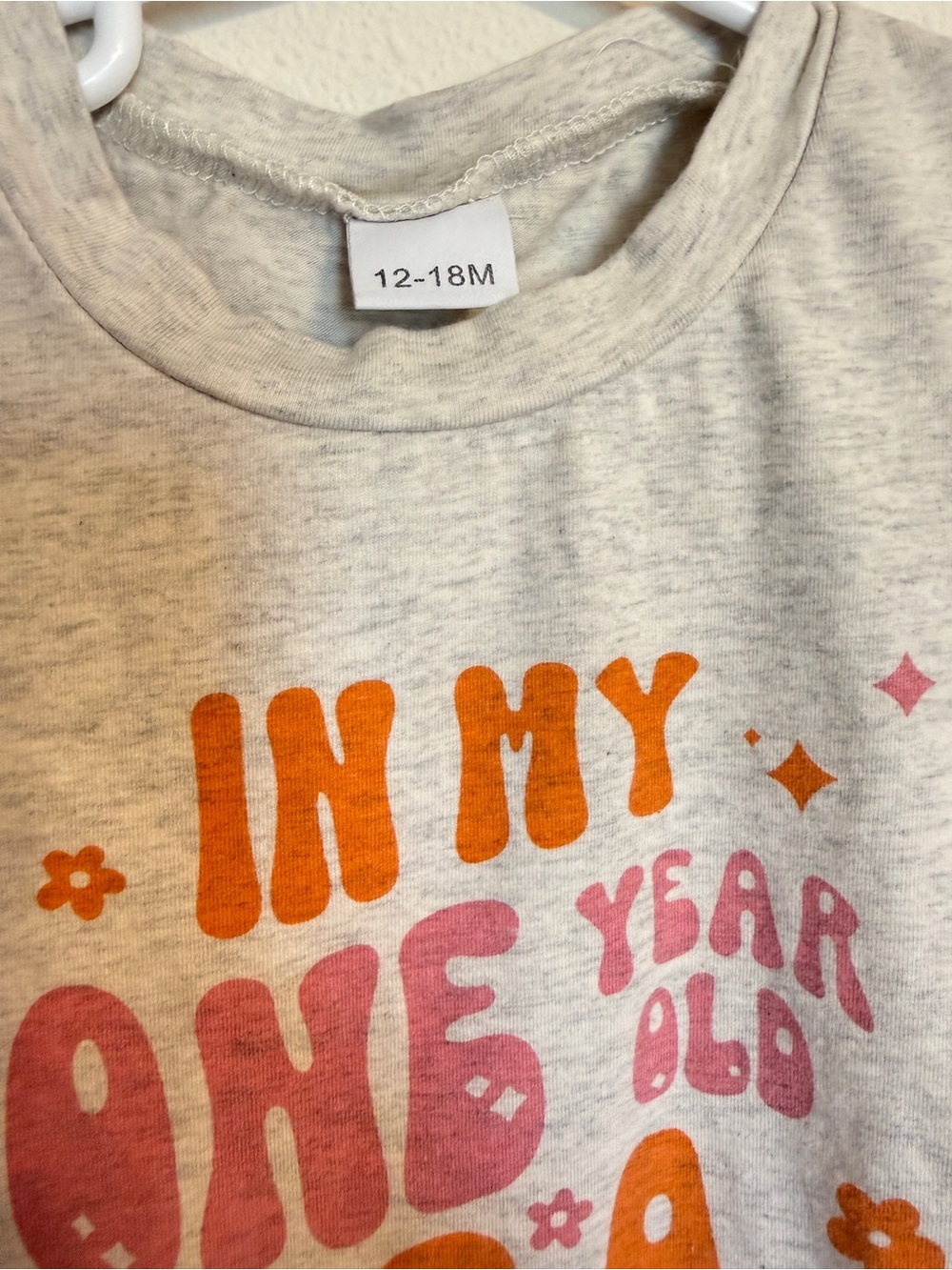 Girls' 'In My One Year Old Era' Graphic Tee - Gray with Pink & Orange - Picture 2 of 3